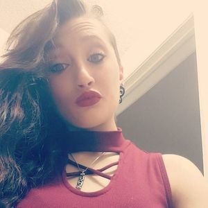 Meet your Posher, Kayla